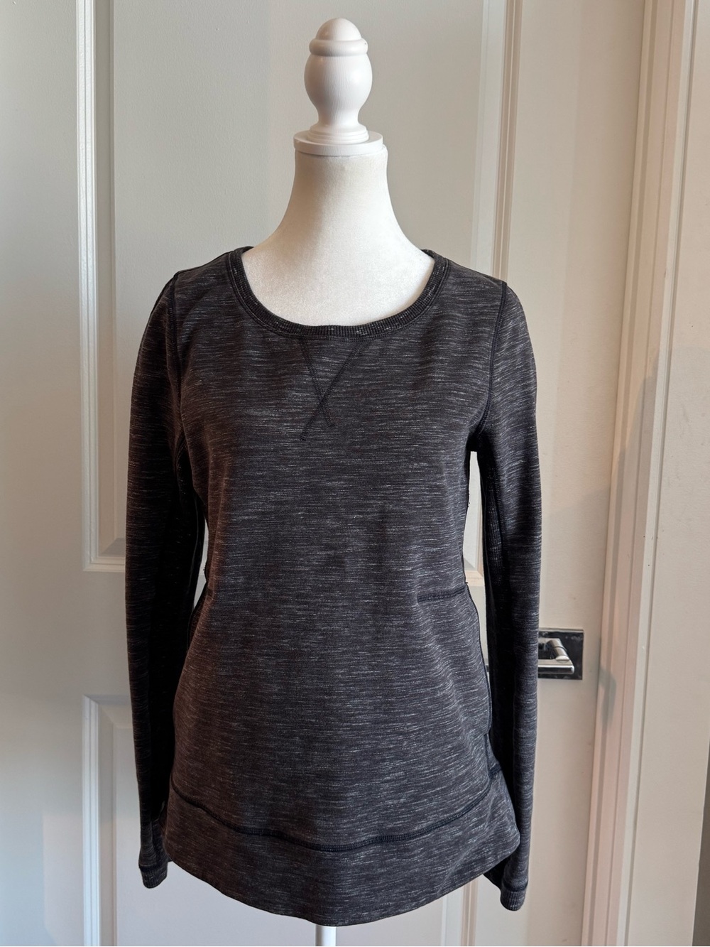 Lululemon Exhalation Pullover Marled Black/Gray Sweatshirt with Pockets Size 6